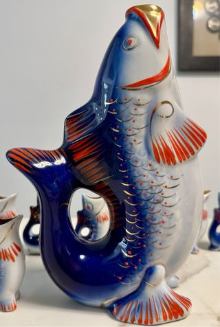 Juego licorera y 8 copas porcelana vintage