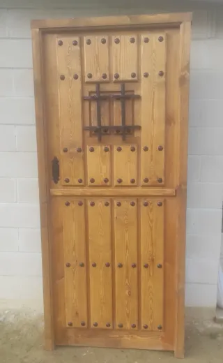 Puerta Madera Partida. TOTALMENTE NUEVA