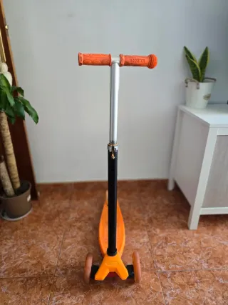 Monopattino a 3 ruote arancione per bambini