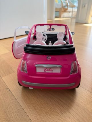 Macchina scoperta rosa di Barbie