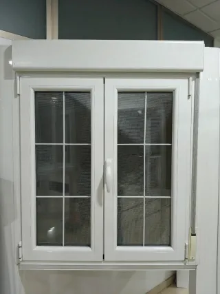 Ventana aluminio blanca RPT persiana y mosquitera