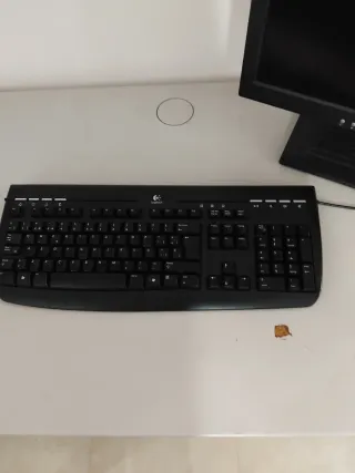 Mesa de oficina/ordenador