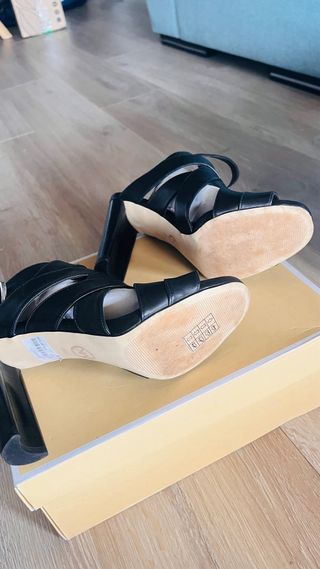 Sandalias de tacón Michael Kors Tacón Negro