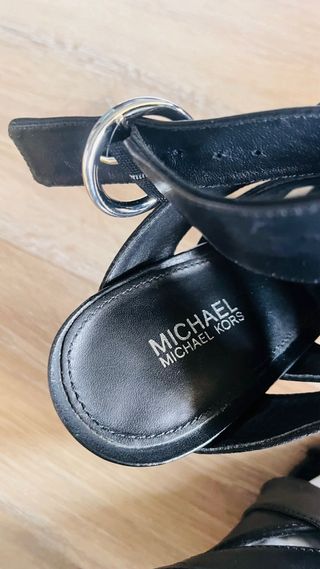 Sandalias de tacón Michael Kors Tacón Negro