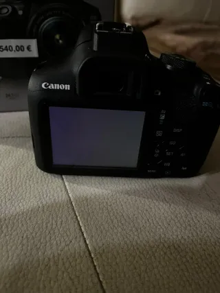 Canon EOS 2000D NUEVA