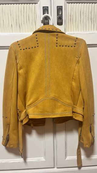 Cazadora Flamant Rose Amarilla Tachas