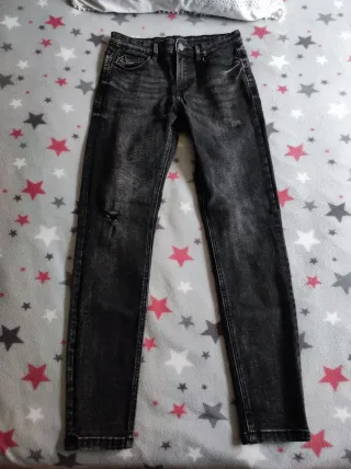 Pantalón Stradivarius, talla 36