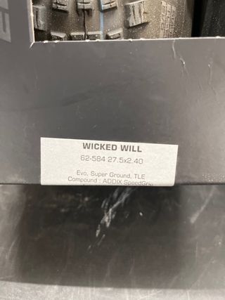 Cubierta Schwalbe Wicked Will 27.5x2.40