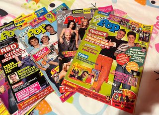 Revistas SuperPop “Rebelde” y revistas Vale.