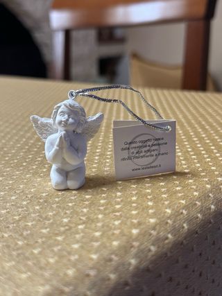 Statuetta angelo preghiera