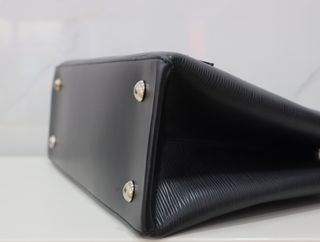 Louis Vuitton Kleber Epi Negro