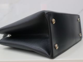 Louis Vuitton Kleber Epi Negro