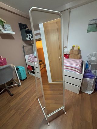 Espejo de pie blanco metal