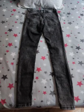 Pantalón Bershka, talla 36