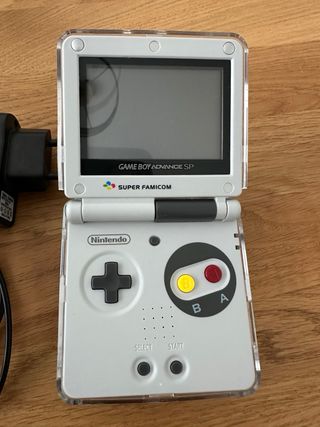 Nintendo Game Boy Advance SP Super Famicom