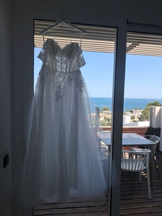 Vestido de Novia con Velo Largo