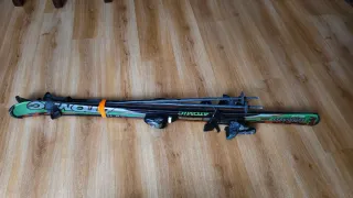 Esquís atomic y bastones salomon