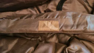 ABRIGO DE PLUMAS MARRÓN