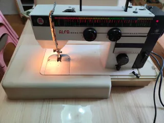 Máquina de coser Alfa 3940 + Bobinas