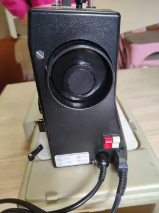 Máquina de coser Alfa 3940 + Bobinas