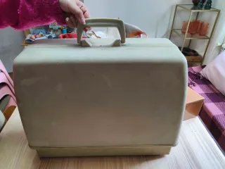 Máquina de coser Alfa 3940 + Bobinas