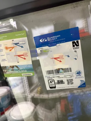 Ventana compacta PVC, ral 7016,con persiana.