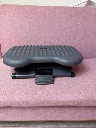 Reposapiés ergonómico con relieve