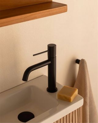 Grifo Sklum Negro 20cm