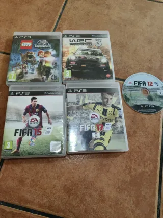 Pacchetto Giochi PS3: FIFA 15, FIFA 17, WRC 3, LEGO Jur