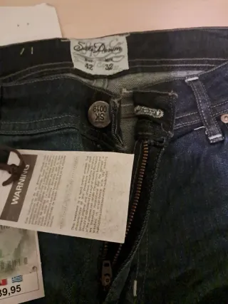 Pantalones vaqueros azules. HOMBRE