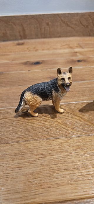 Figuras perro Pastor Alemán y mono