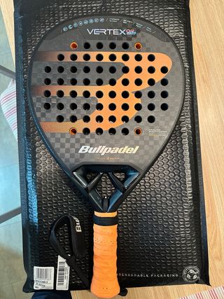 Bullpadel Vertex 04 Hybrid