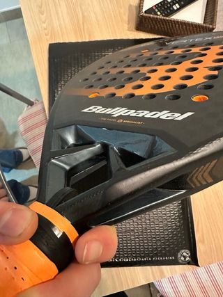 Bullpadel Vertex 04 Hybrid