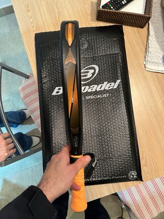 Bullpadel Vertex 04 Hybrid