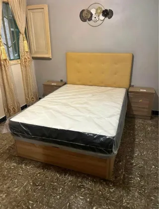 Canapé de tela gris y blanco