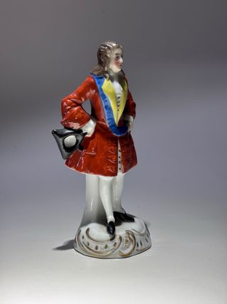 Statuina Sitzendorf Uomo con Cappello