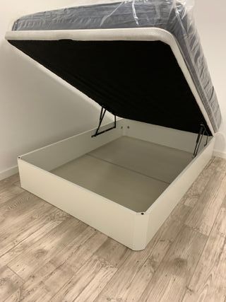 CANAPÉS Y COLCHONES