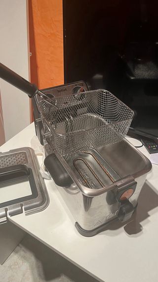Freidora Tefal de acero inoxidable