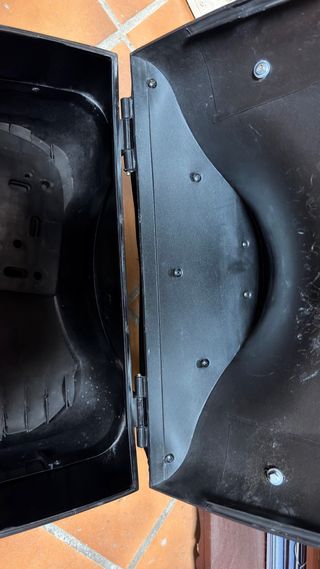 Baúl moto estilo Mercedes VIP.