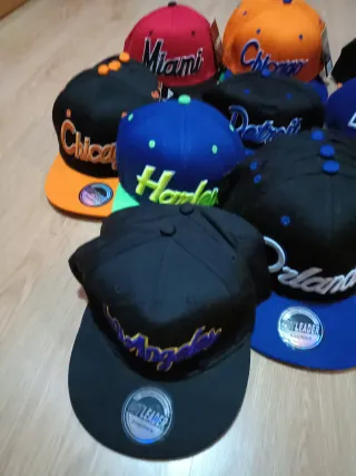 50 gorras “Lote gorras NUEVAS con etiqueta – ideal