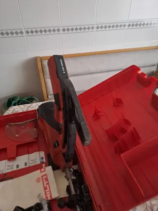 Pistola Clavadora HILTI GX 120-ME