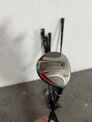 Dos juegos de palos de golf