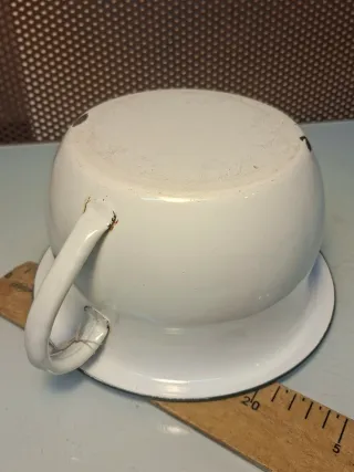 Orinal antiguo esmaltado blanco