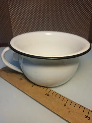Orinal antiguo esmaltado blanco
