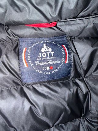 Chaqueta JOTT Negra con Capucha y Pelo