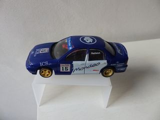 Scalextric Ford Mondeo 15 Azul