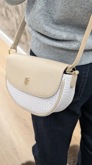 Bolso Tommy Hilfiger Dorado y Blanco
