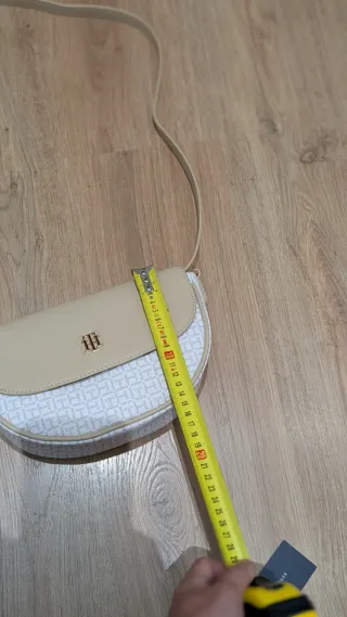 Bolso Tommy Hilfiger Dorado y Blanco