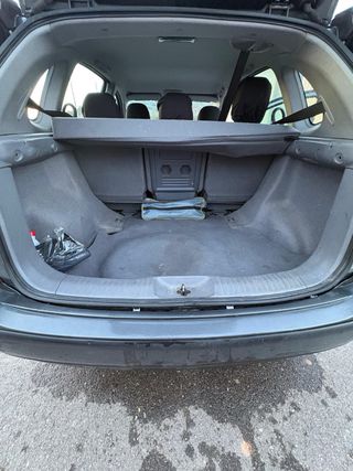 Nissan Almera tino 2004