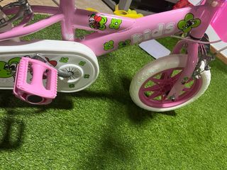 Bicicleta niña 3-6 años con ruedines
